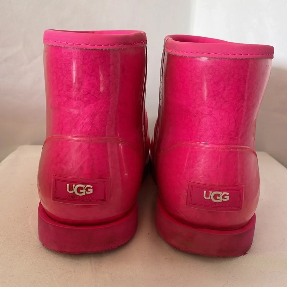 UGG kids classic clear mini ankle boot size 5